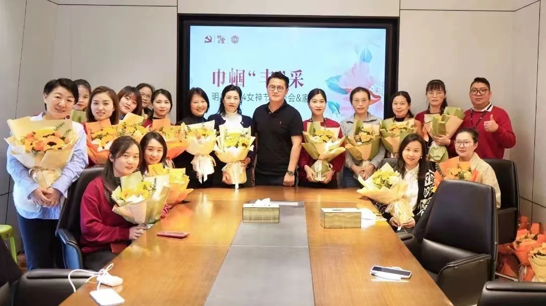 每一個(gè)年紀(jì)，都是恰到好處的你。